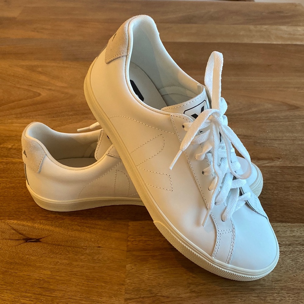 *SOLD* veja size 9 US women